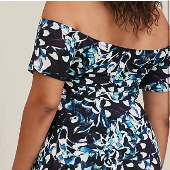 Torrid super soft tie front off shoulder floral top size 3 - Picture 4 of 12